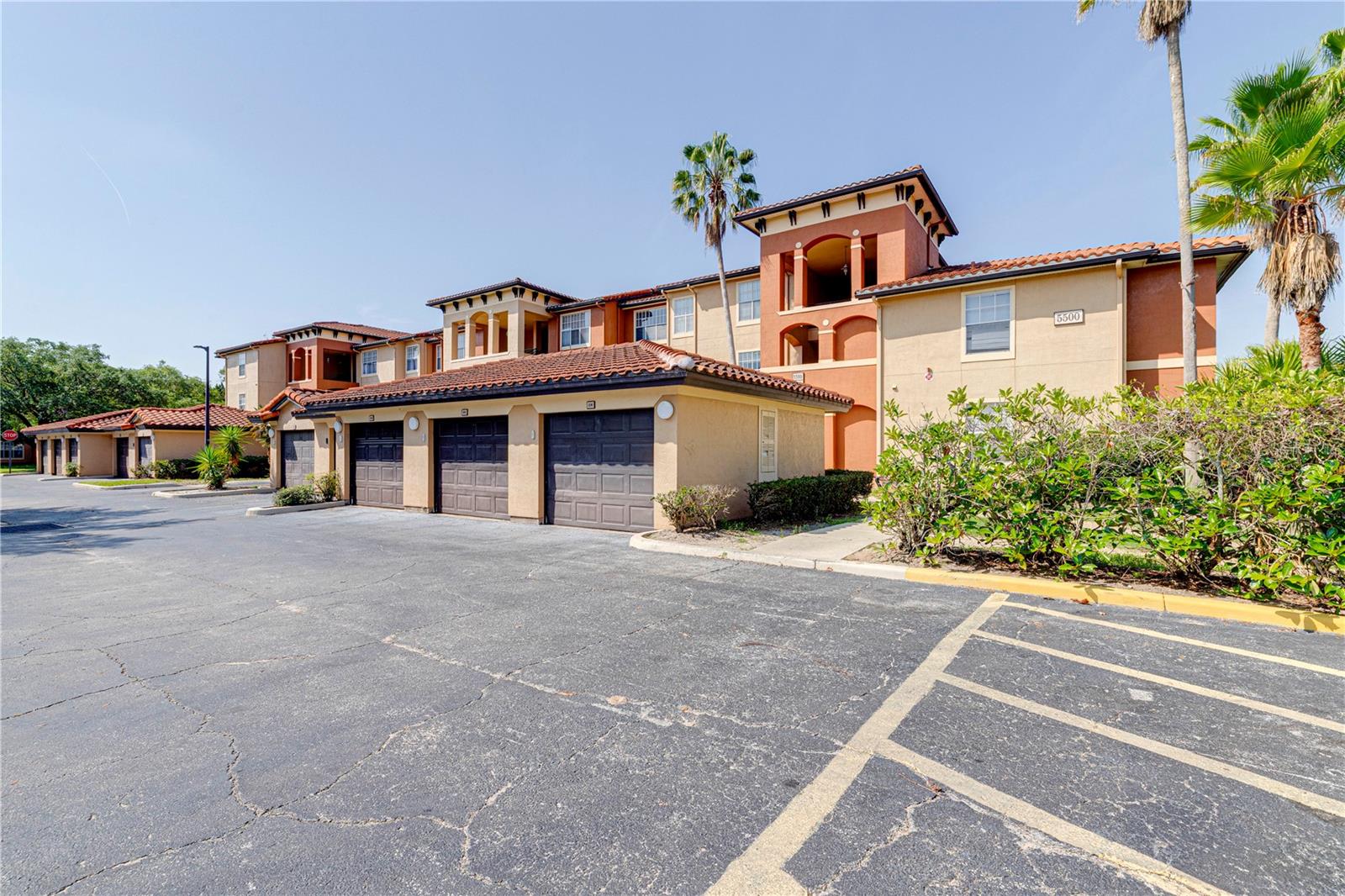 Image 30 of 38 For 5500 Metrowest Boulevard 203