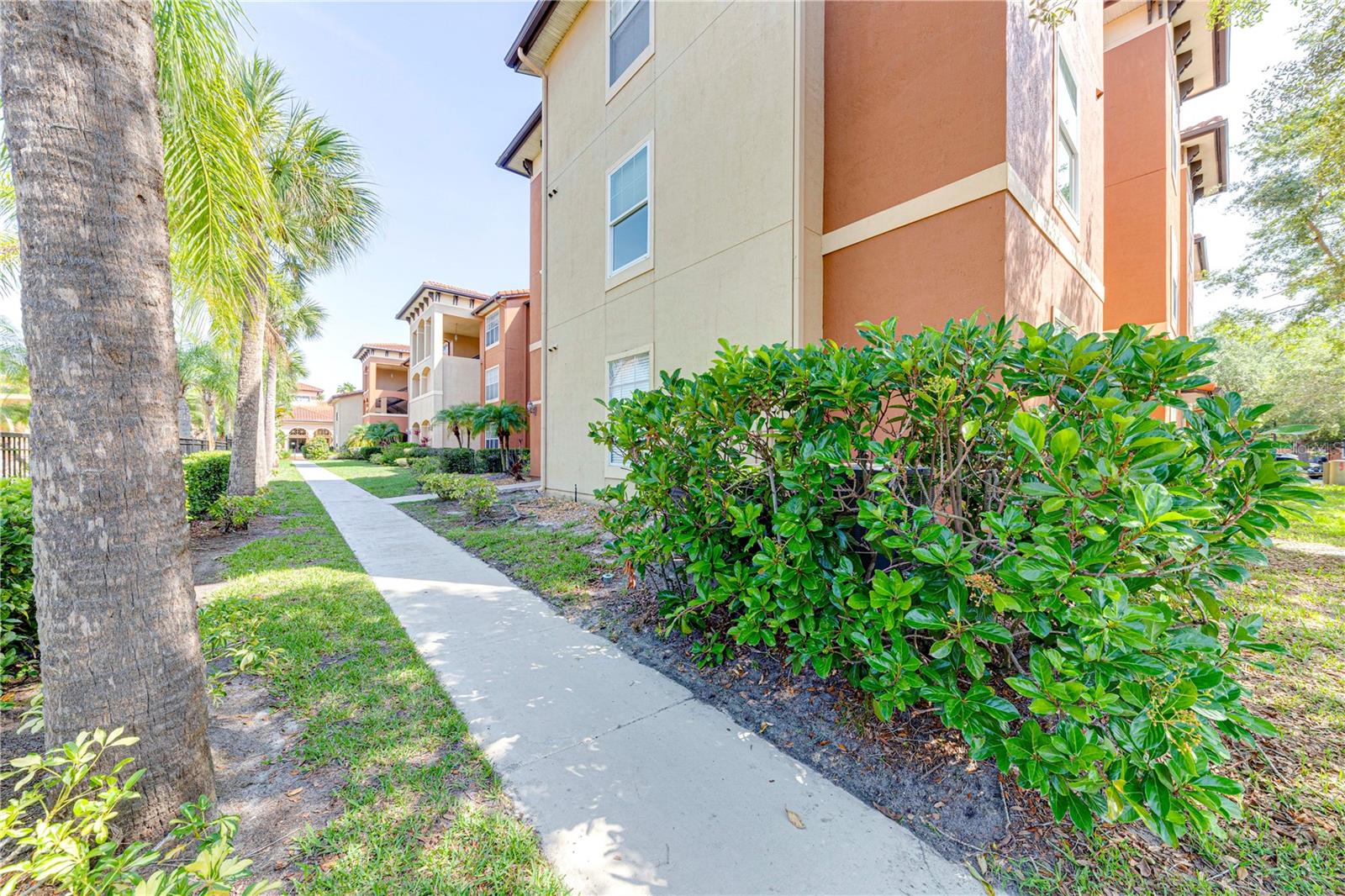 Image 35 of 38 For 5500 Metrowest Boulevard 203