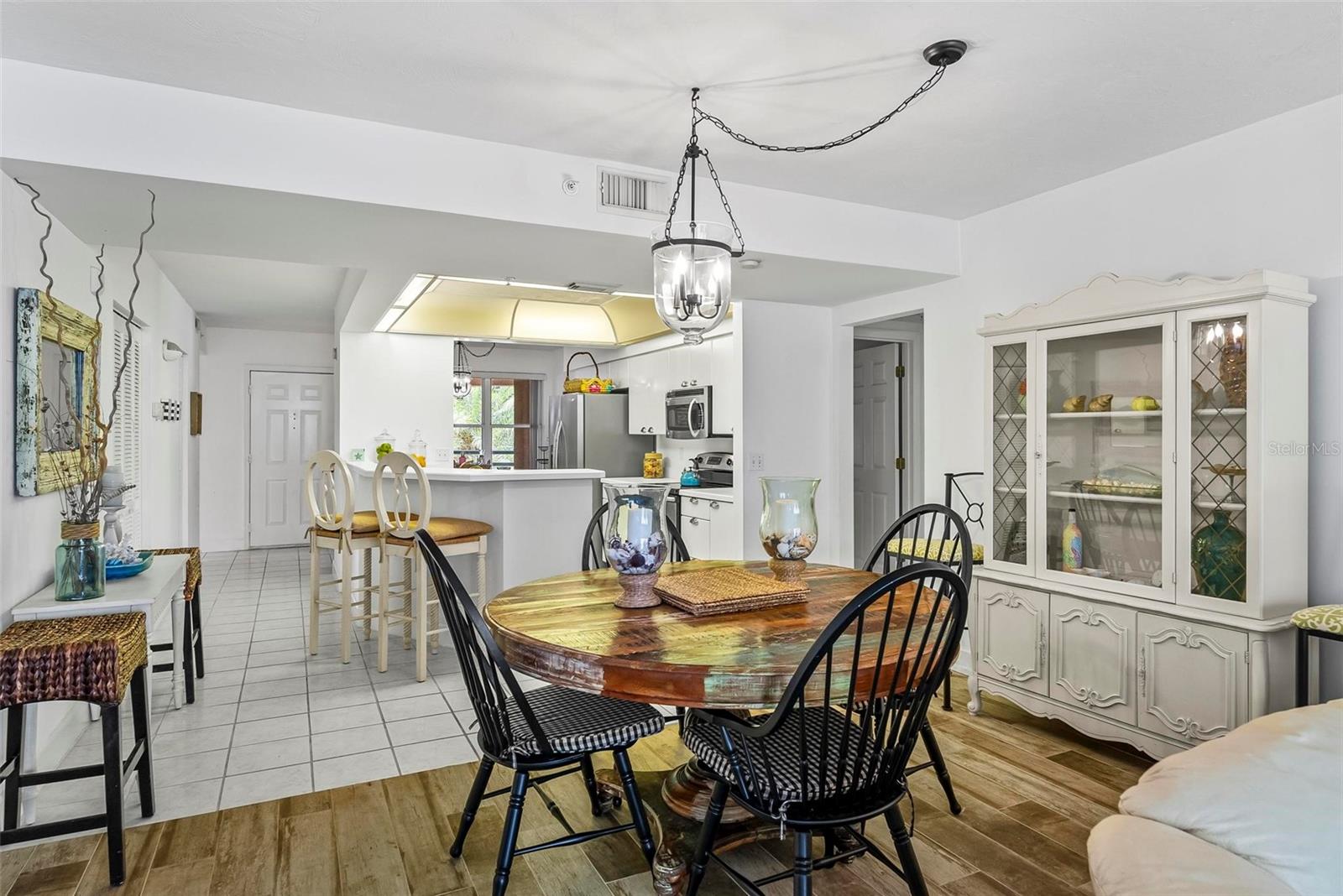 Image 21 of 74 For 4555 Atlantic Avenue 4209