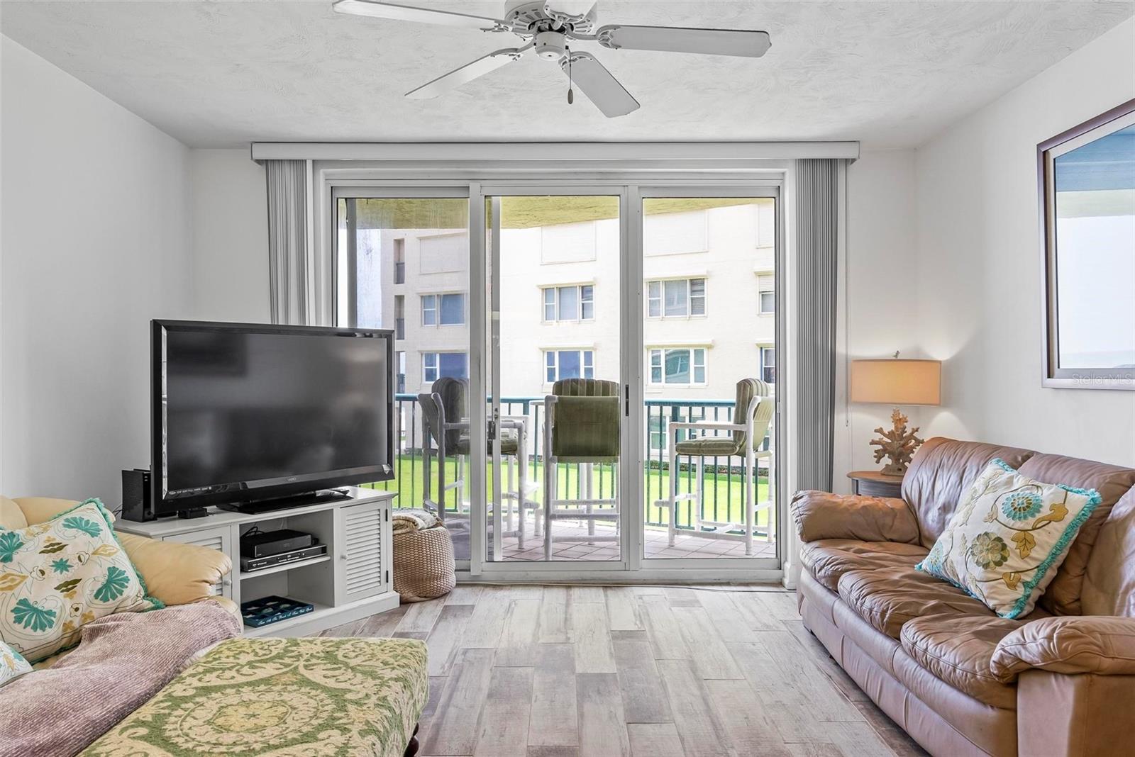 Image 29 of 74 For 4555 Atlantic Avenue 4209
