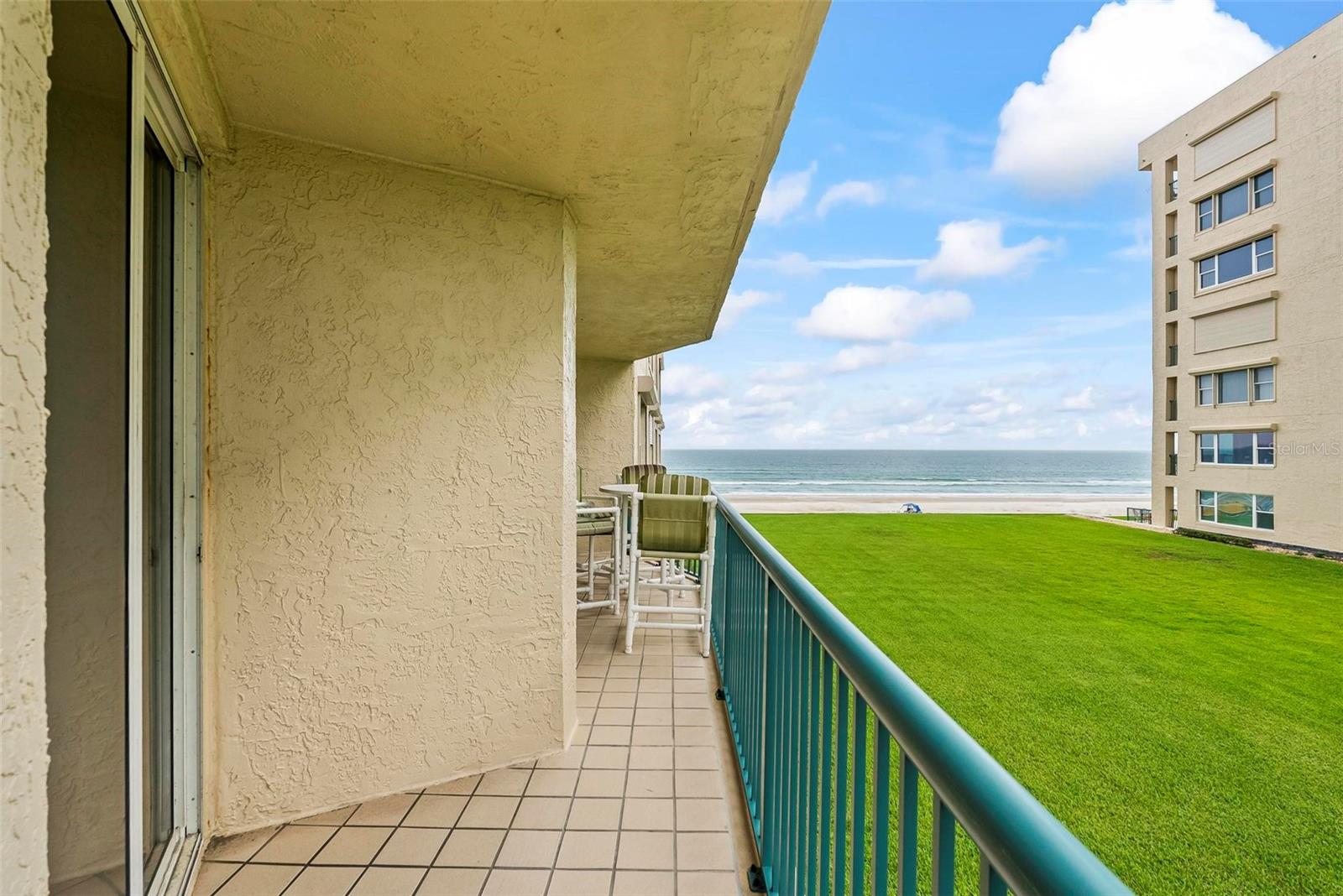 Image 33 of 74 For 4555 Atlantic Avenue 4209