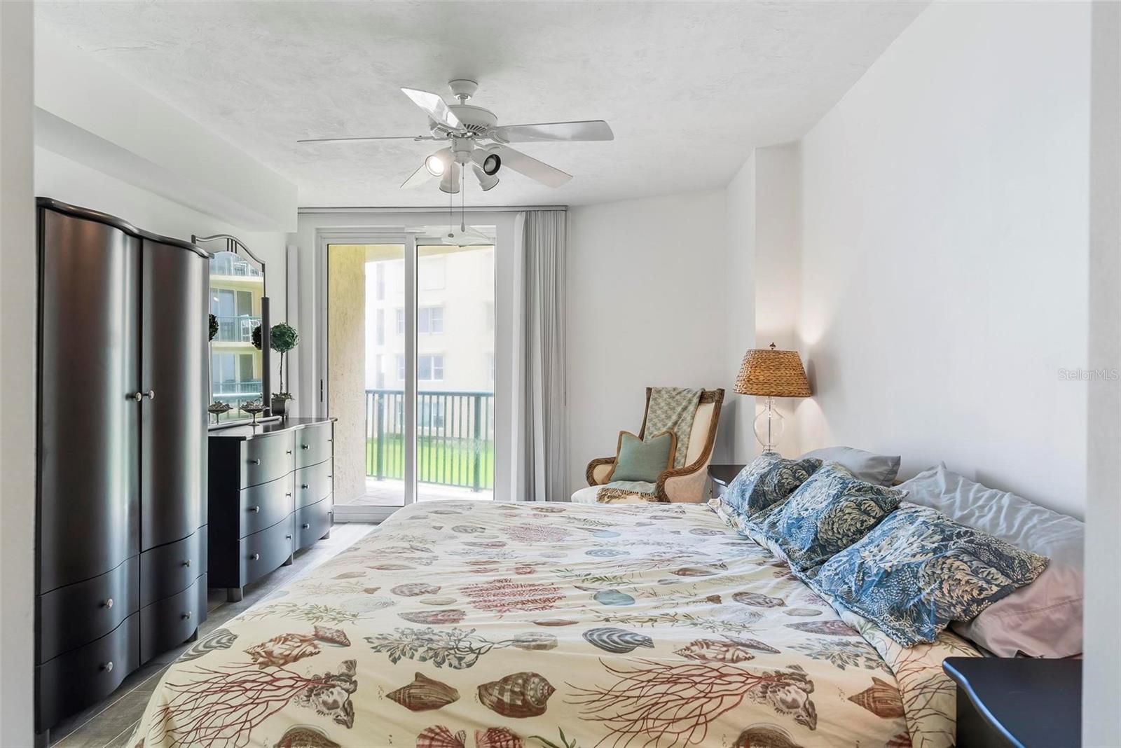 Image 34 of 74 For 4555 Atlantic Avenue 4209