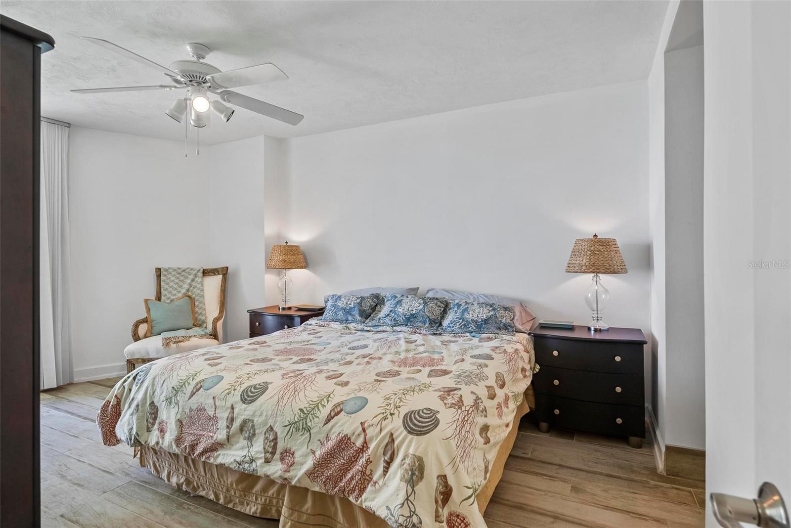 Image 35 of 74 For 4555 Atlantic Avenue 4209