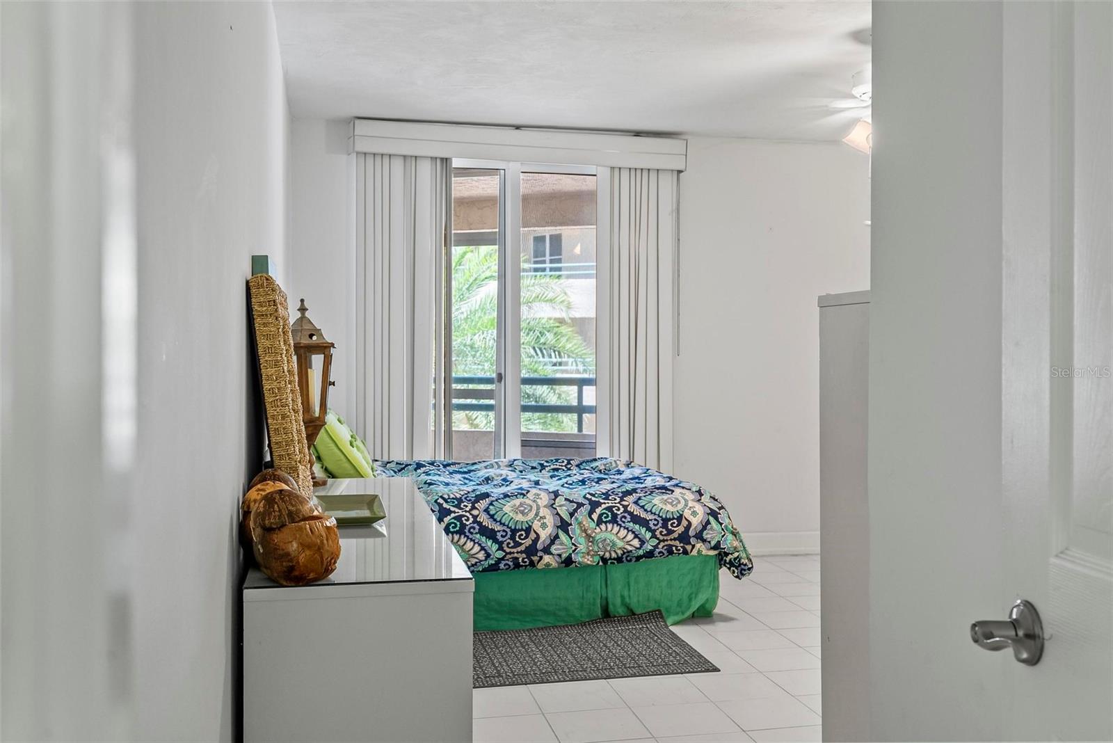 Image 39 of 74 For 4555 Atlantic Avenue 4209