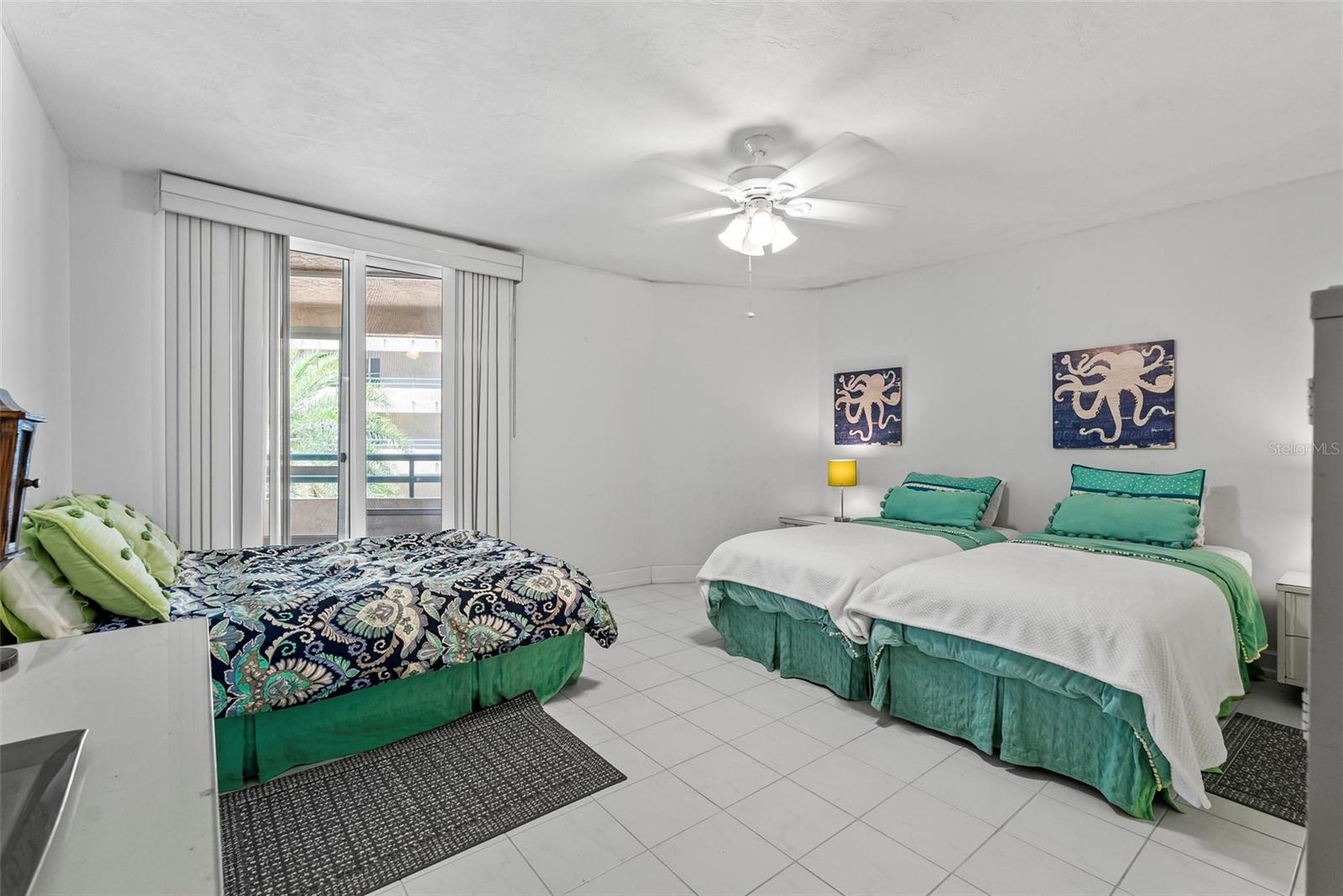 Image 40 of 74 For 4555 Atlantic Avenue 4209