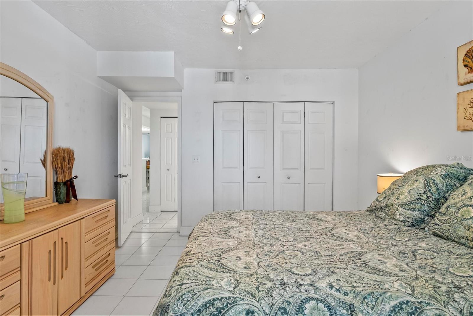 Image 45 of 74 For 4555 Atlantic Avenue 4209