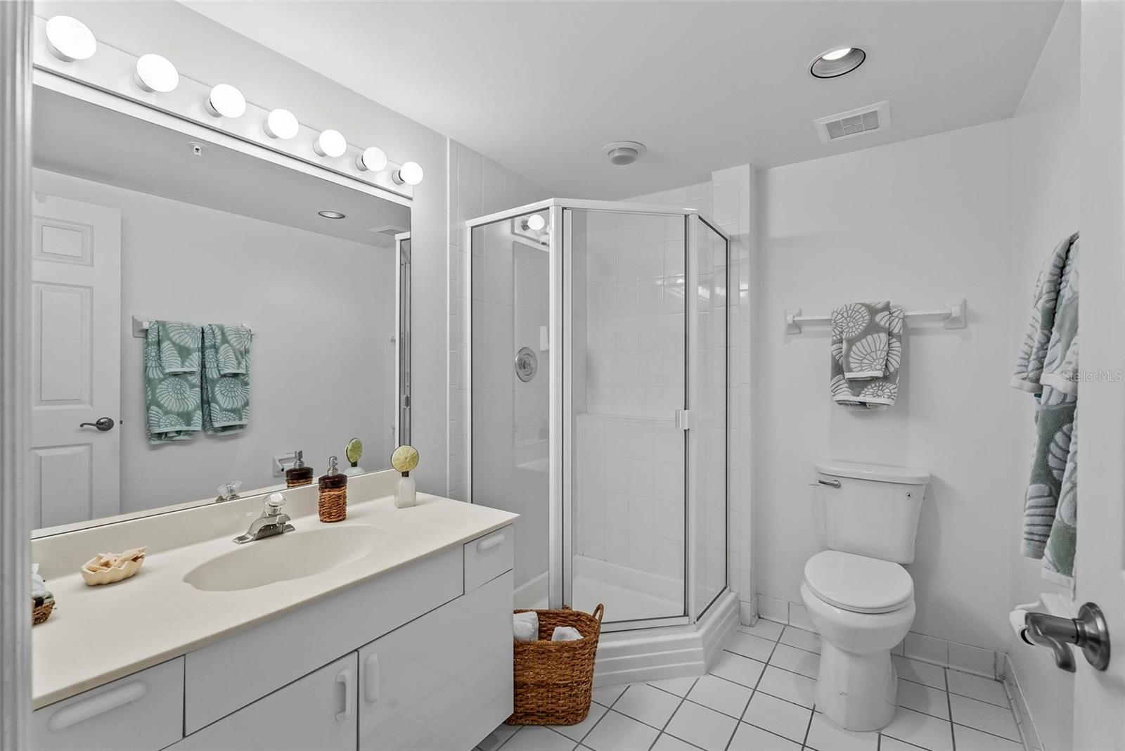 Image 46 of 74 For 4555 Atlantic Avenue 4209