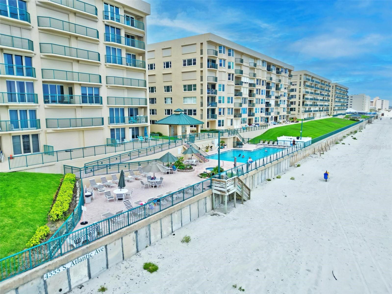 Image 8 of 74 For 4555 Atlantic Avenue 4209