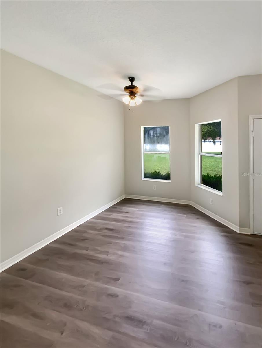 Listing photo id 11 for 37601 Georgina Terrace