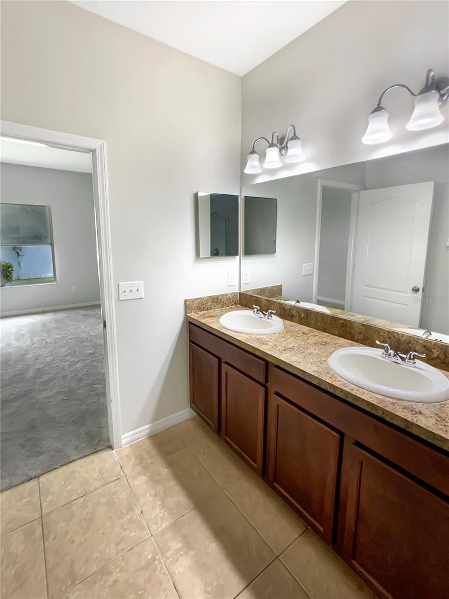 Listing photo id 18 for 37601 Georgina Terrace
