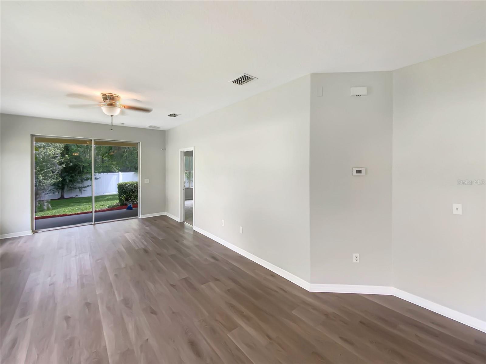 Listing photo id 1 for 37601 Georgina Terrace