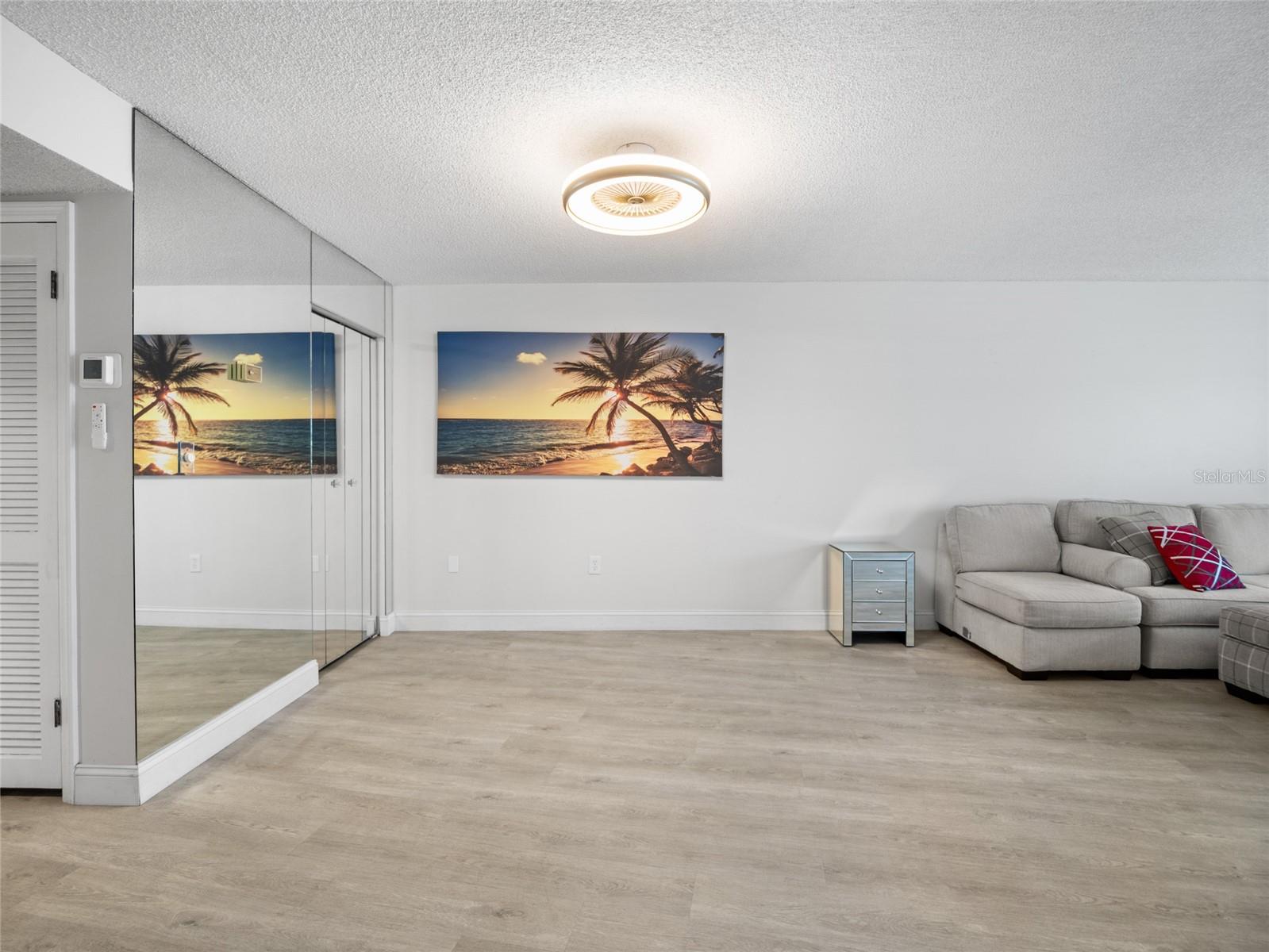 Image 26 of 31 For 4850 Ocean Beach Boulevard 208