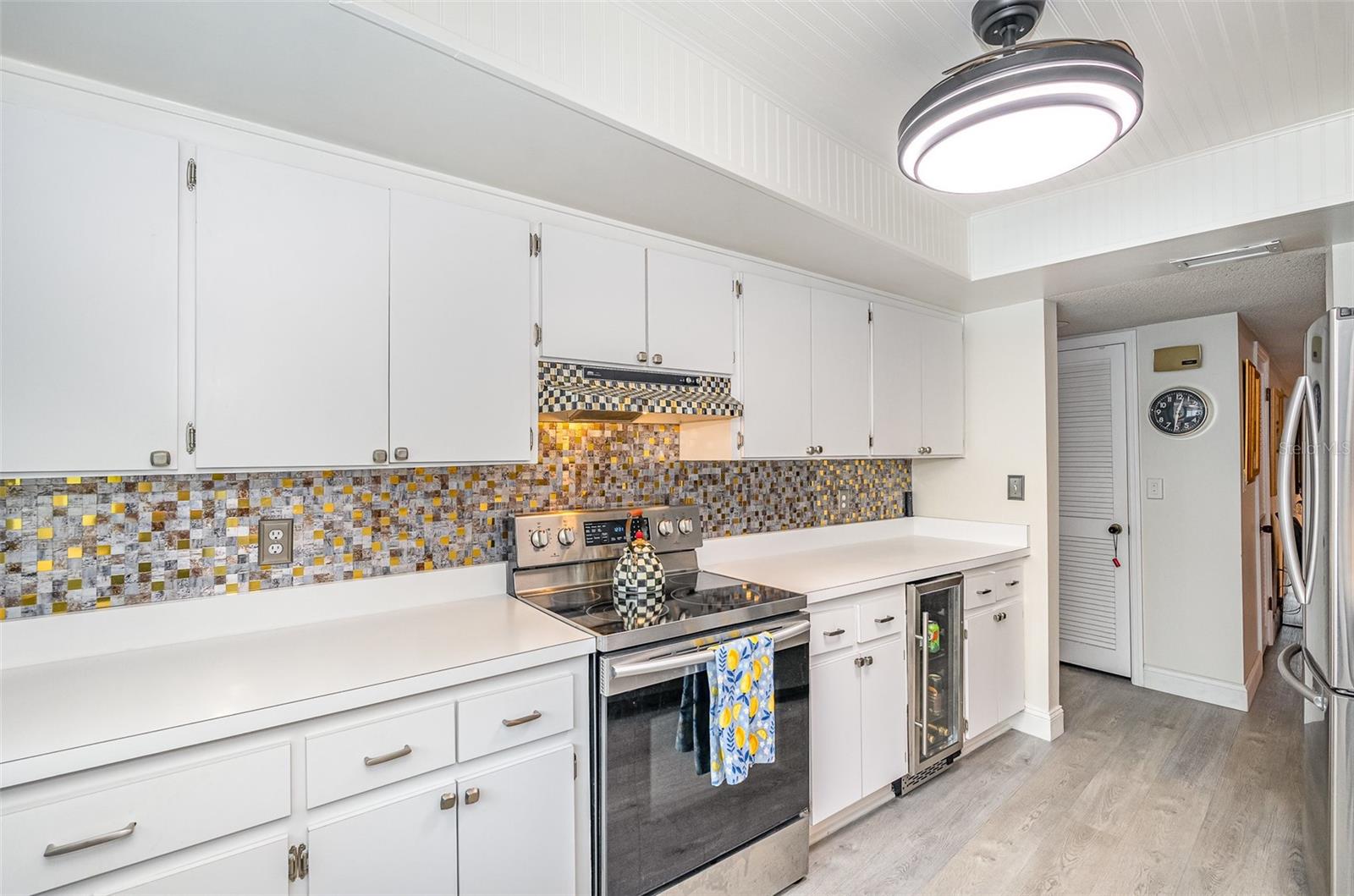 Image 6 of 24 For 4850 Ocean Beach Boulevard 208