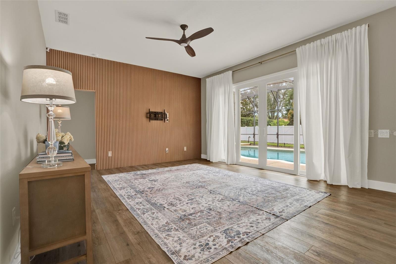 Listing photo id 10 for 6321 Clearmeadow Court