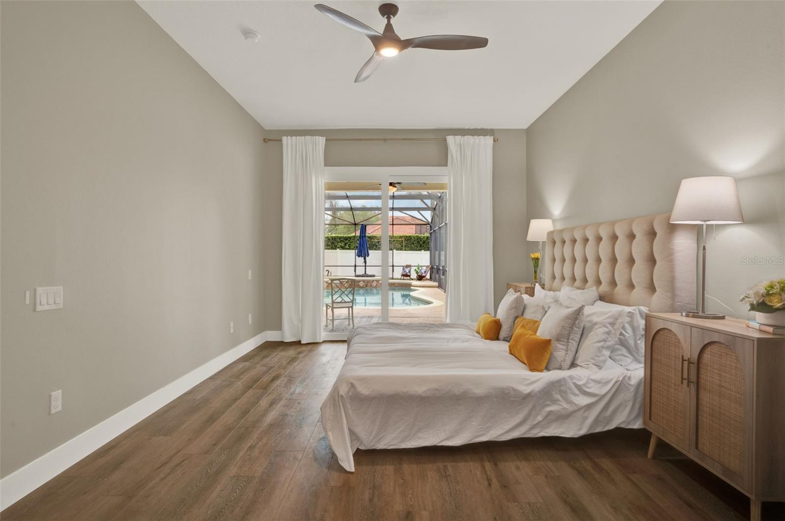 Listing photo id 12 for 6321 Clearmeadow Court