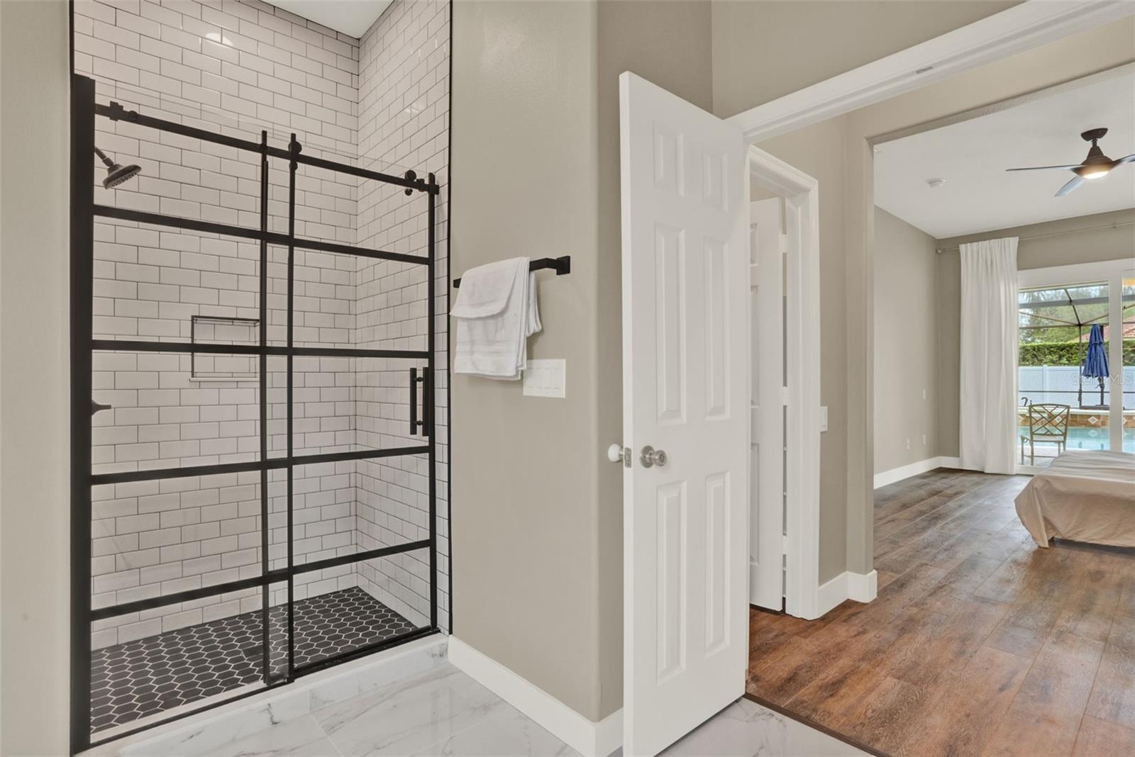 Listing photo id 14 for 6321 Clearmeadow Court