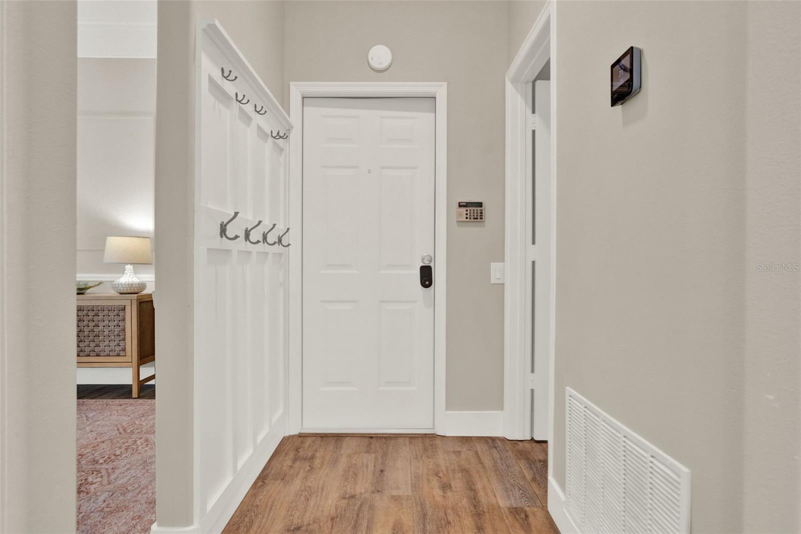 Listing photo id 23 for 6321 Clearmeadow Court
