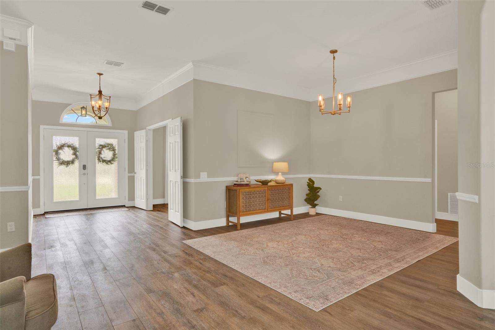Listing photo id 2 for 6321 Clearmeadow Court