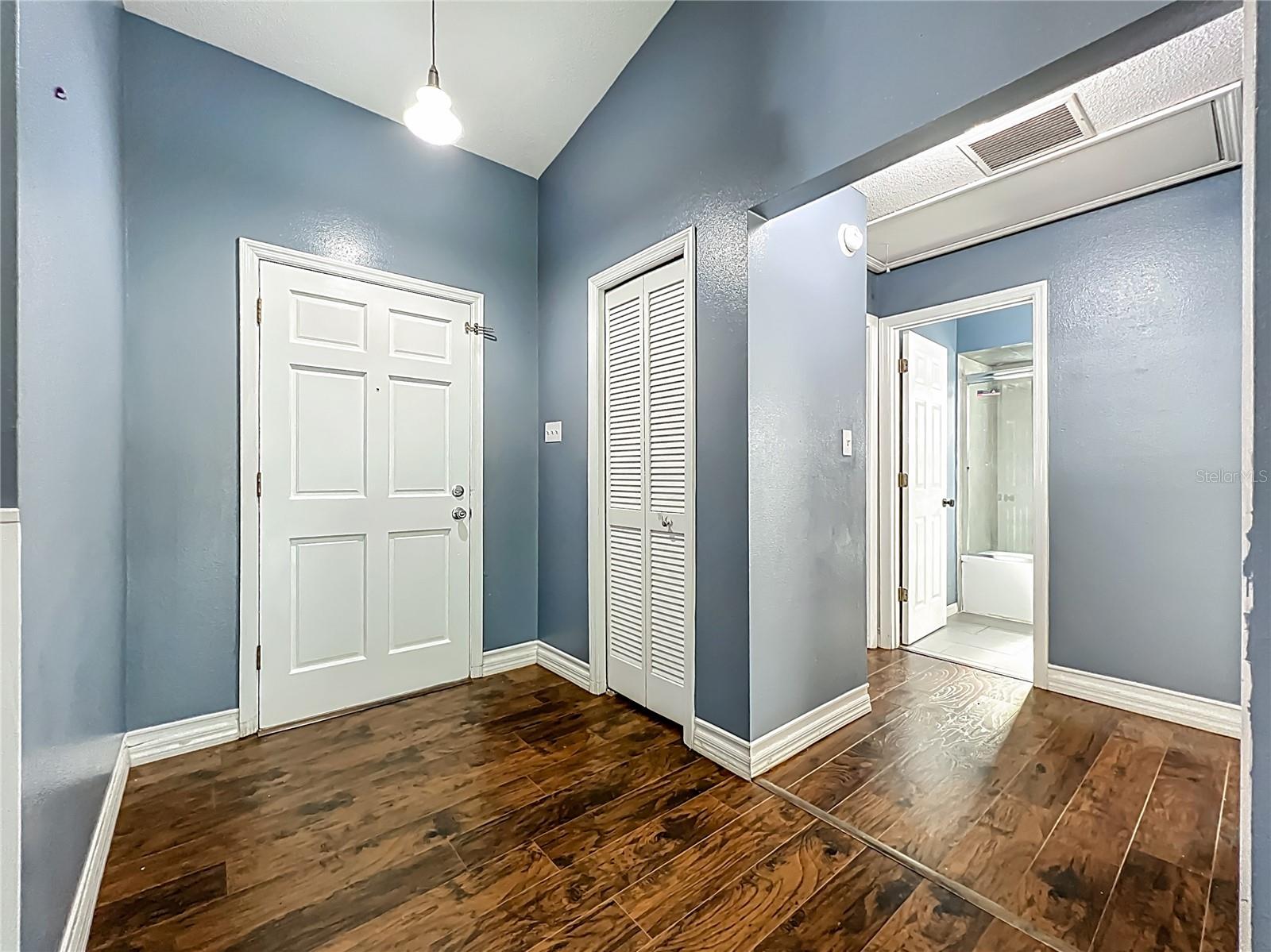 Image 4 of 26 For 4942 Eden View Court