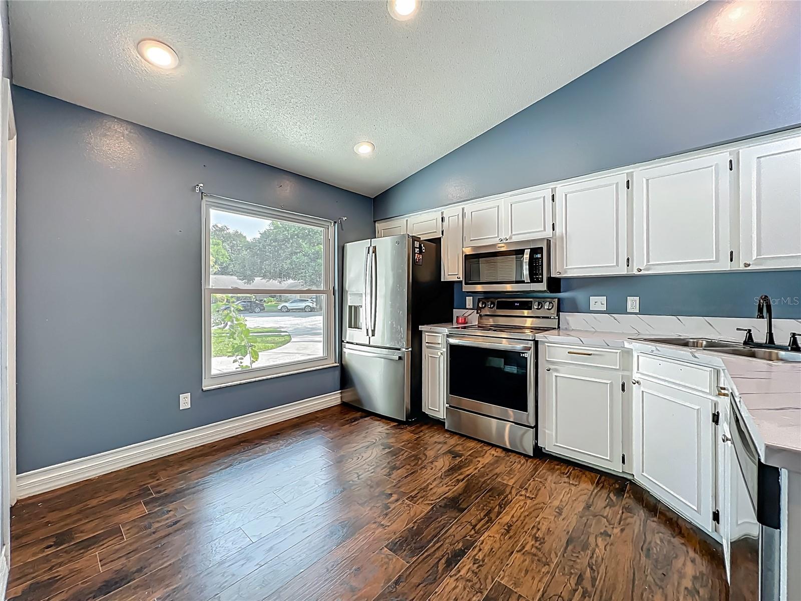Image 7 of 26 For 4942 Eden View Court