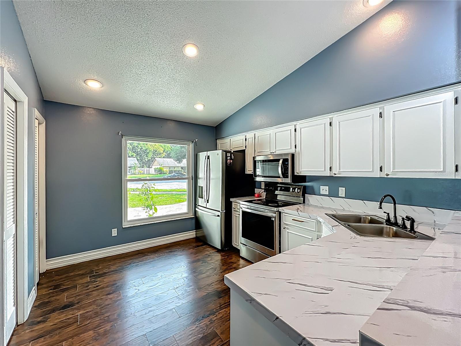 Image 8 of 26 For 4942 Eden View Court