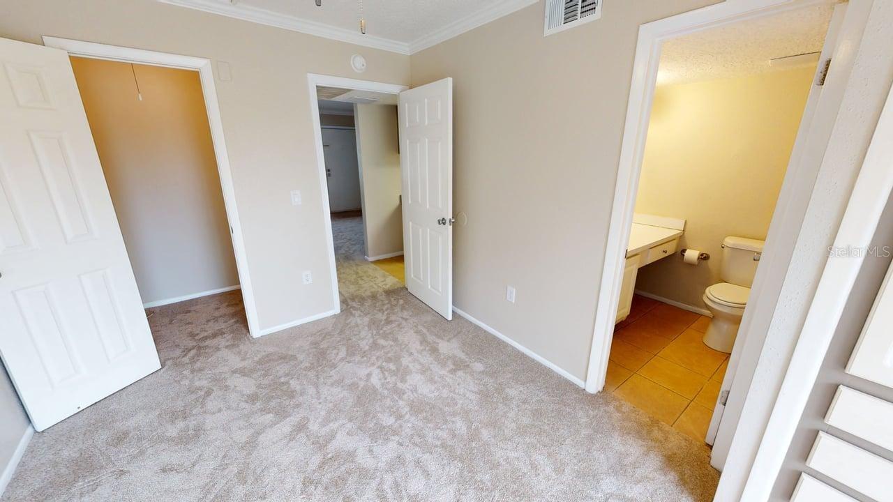 Image 13 of 30 For 145 Oyster Bay Circle 200