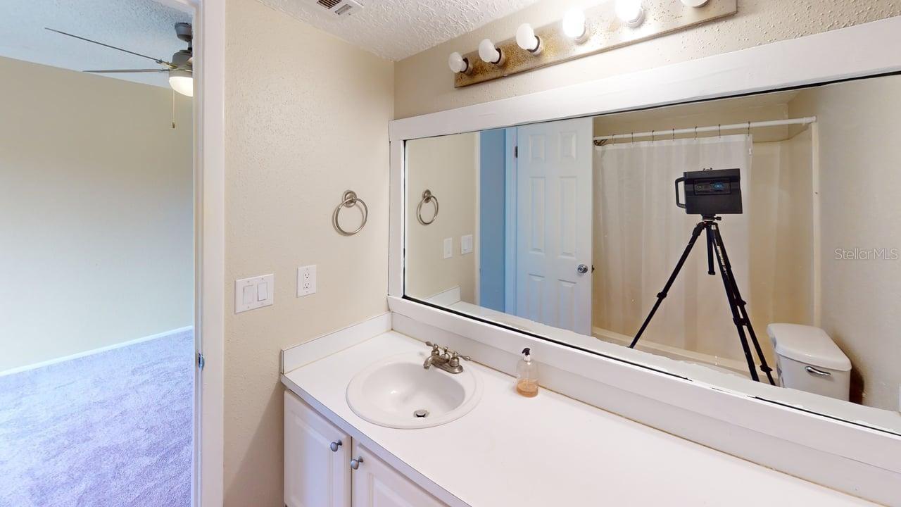 Image 21 of 30 For 145 Oyster Bay Circle 200