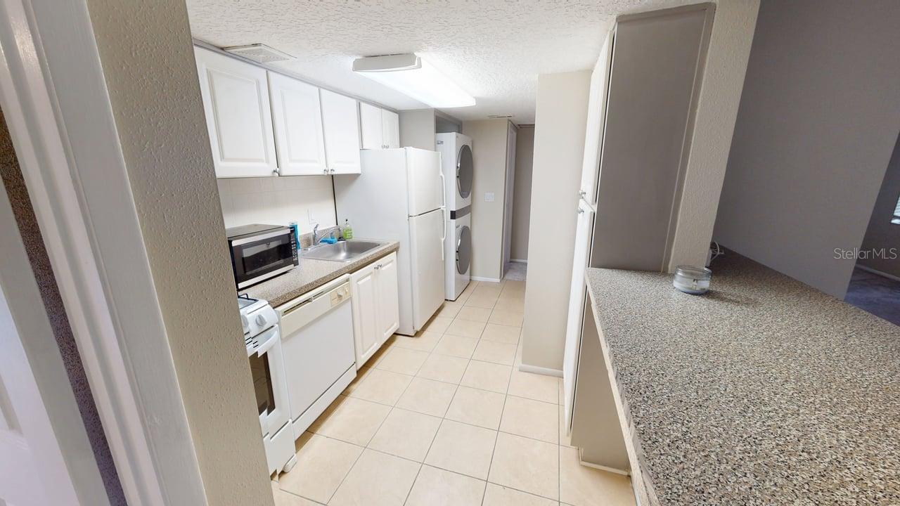 Image 6 of 30 For 145 Oyster Bay Circle 200