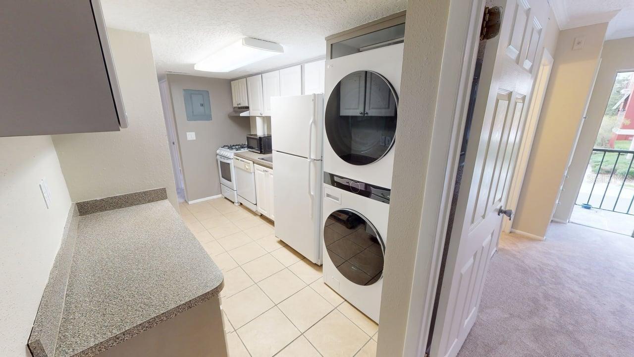 Image 9 of 30 For 145 Oyster Bay Circle 200