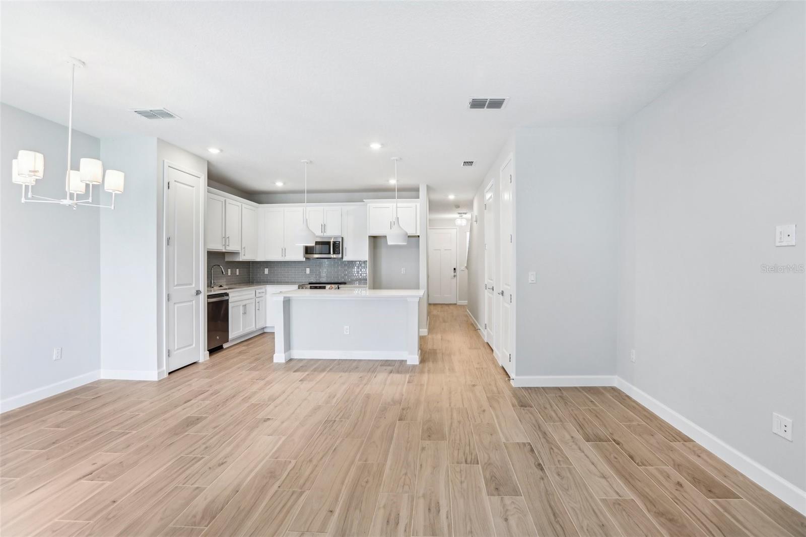 Image 11 of 33 For 7292 Deer Valley Circle
