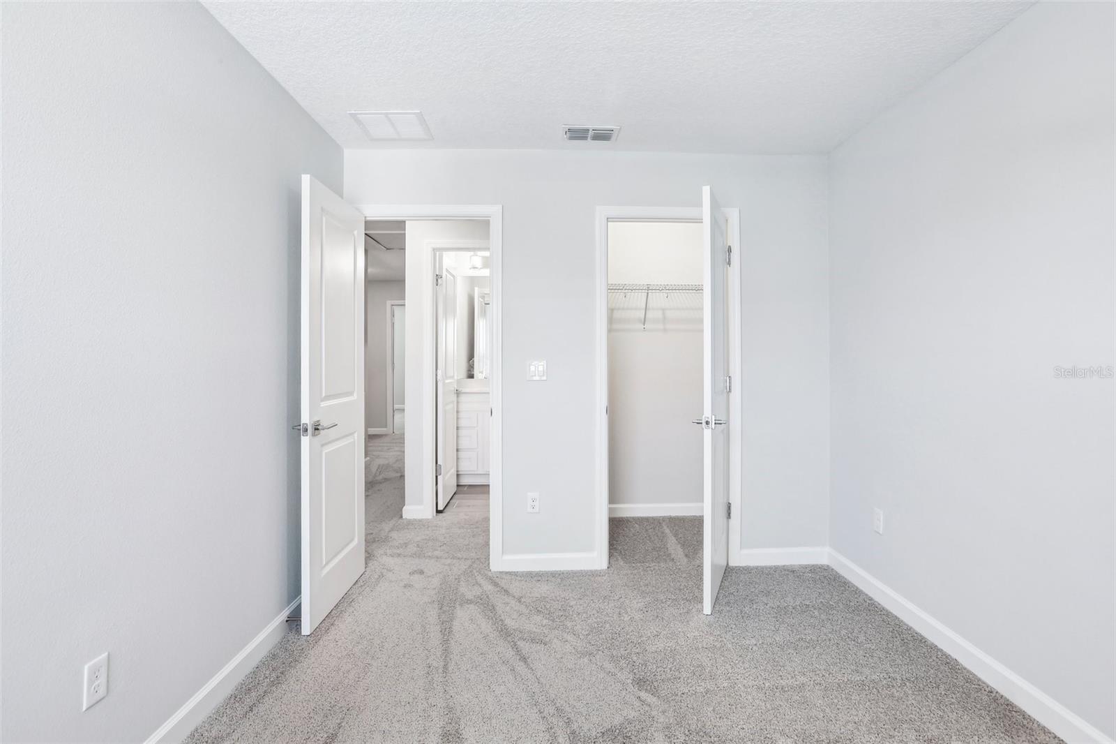 Image 27 of 33 For 7292 Deer Valley Circle