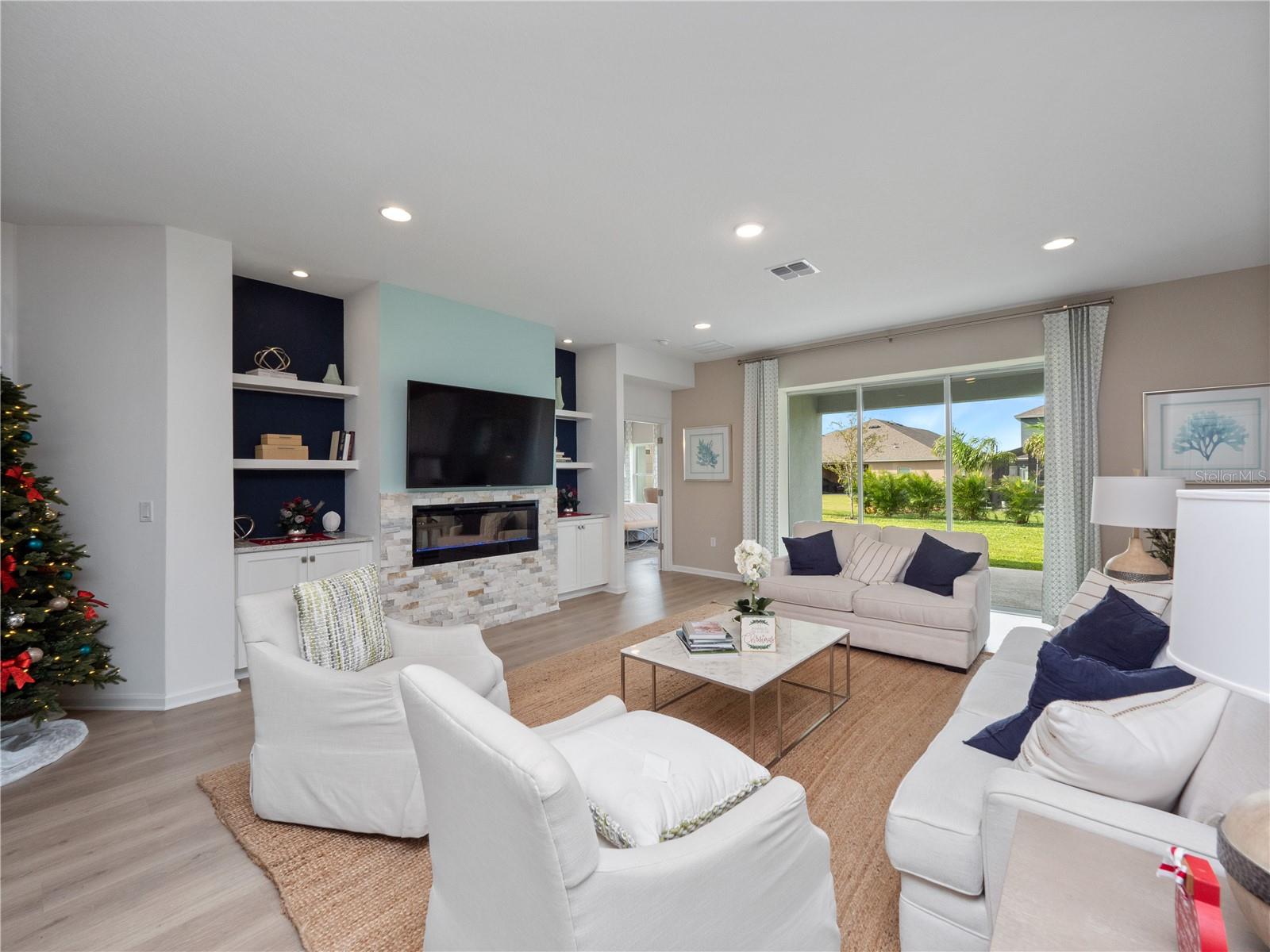 Image 4 of 28 For 4413 Lions Gate Avenue