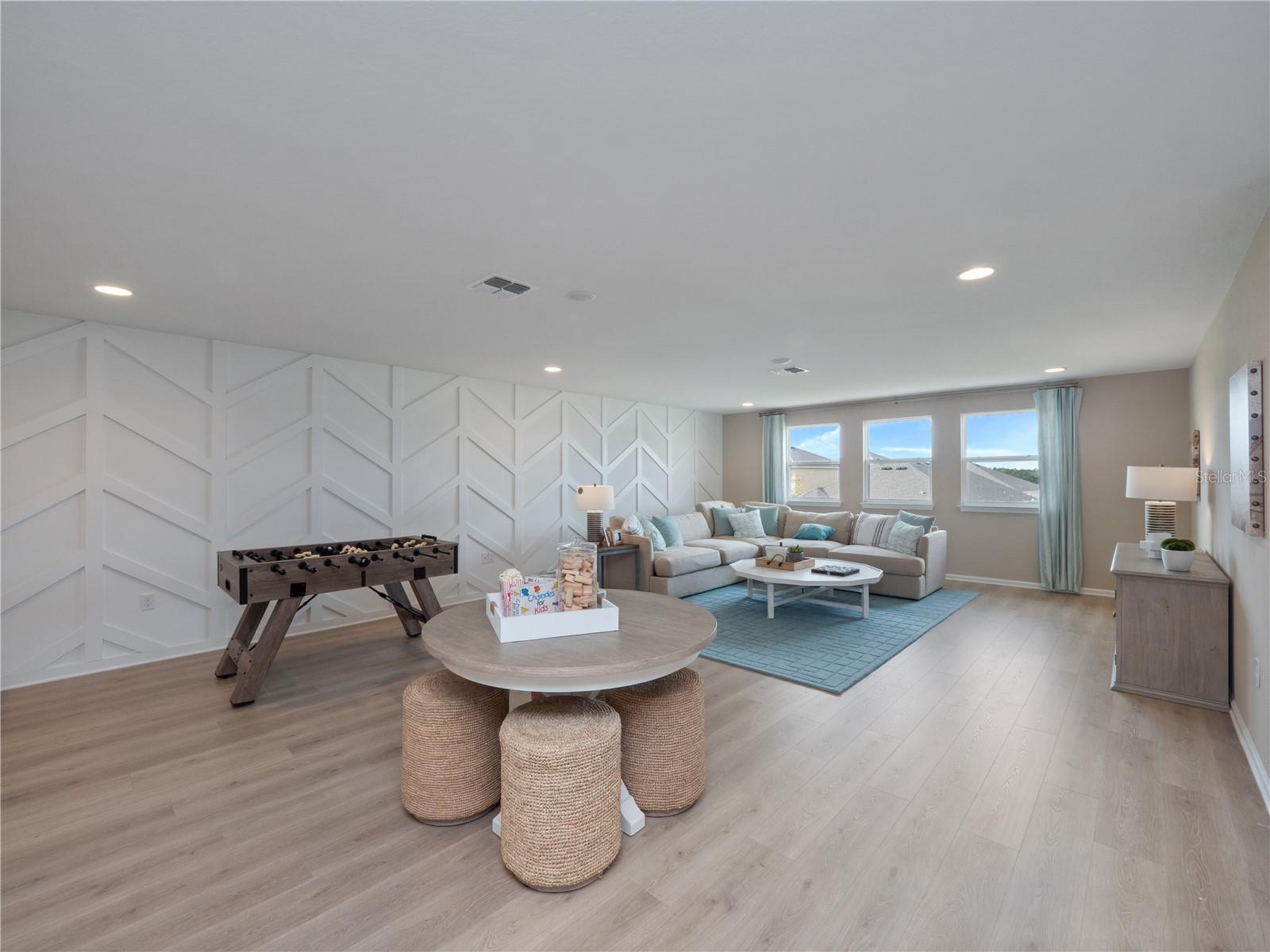 Image 6 of 28 For 4413 Lions Gate Avenue