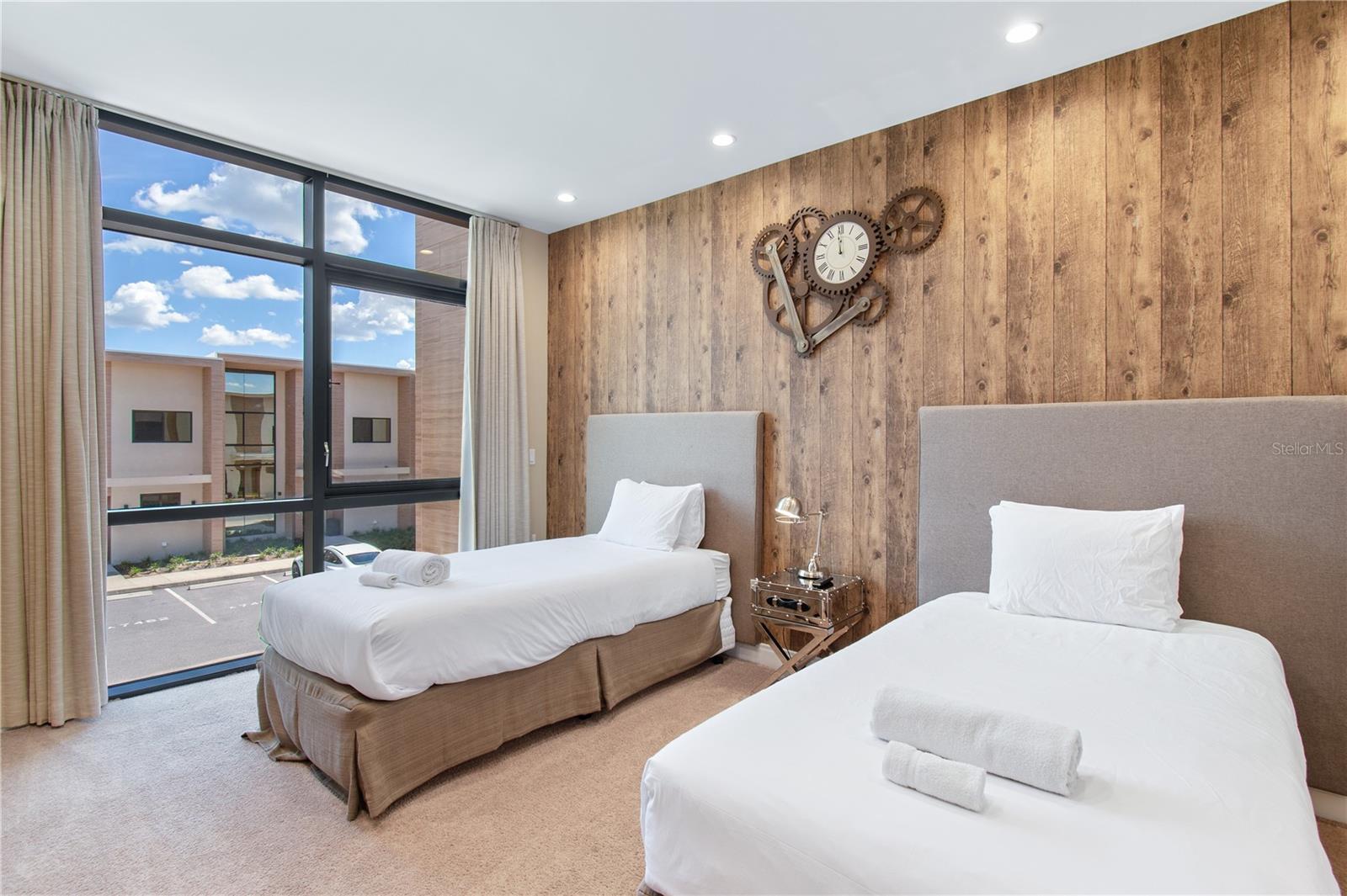 Image 16 of 24 For 7461 Bleecker Lane