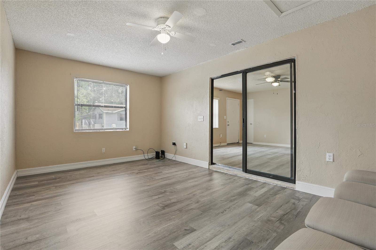 Image 10 of 27 For 1417 Basin Street