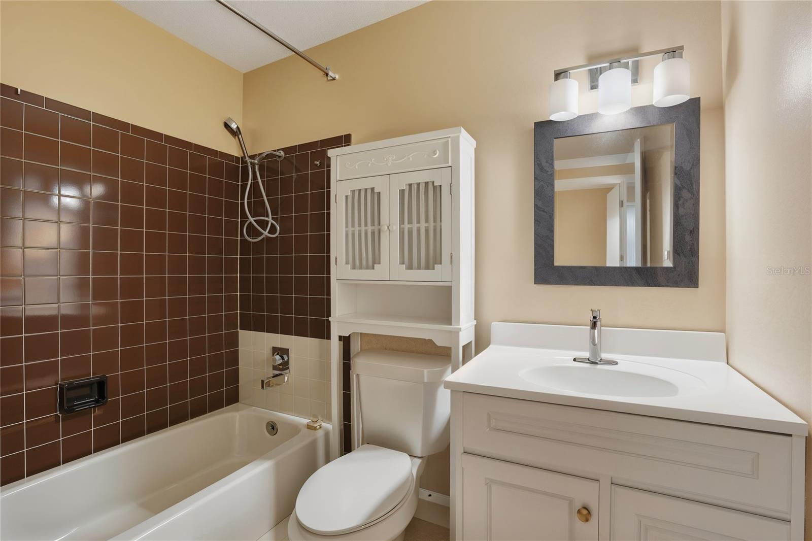 Image 18 of 27 For 1417 Basin Street