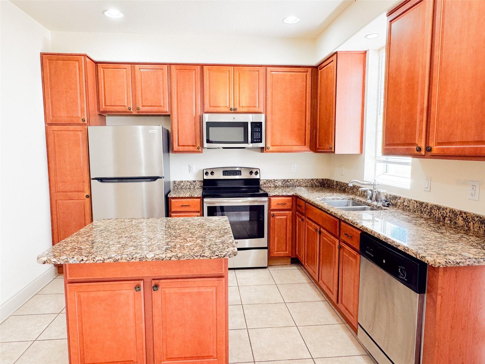 Image 4 of 34 For 2404 Bella Vista Drive
