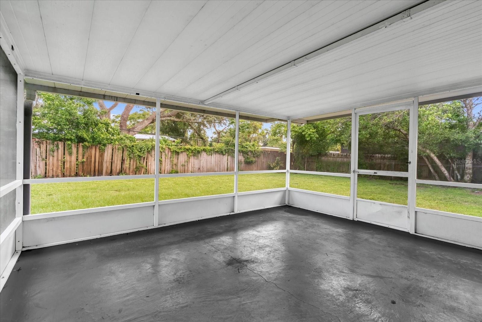Image 19 of 24 For 115 Lake Dot Drive
