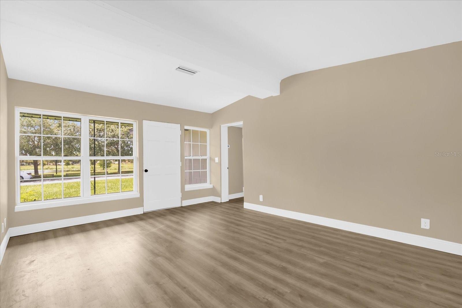 Image 8 of 24 For 115 Lake Dot Drive