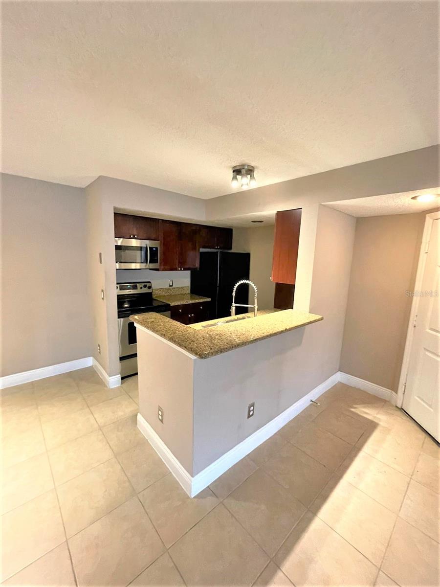 Image 4 of 16 For 5116 Conroy Road 411