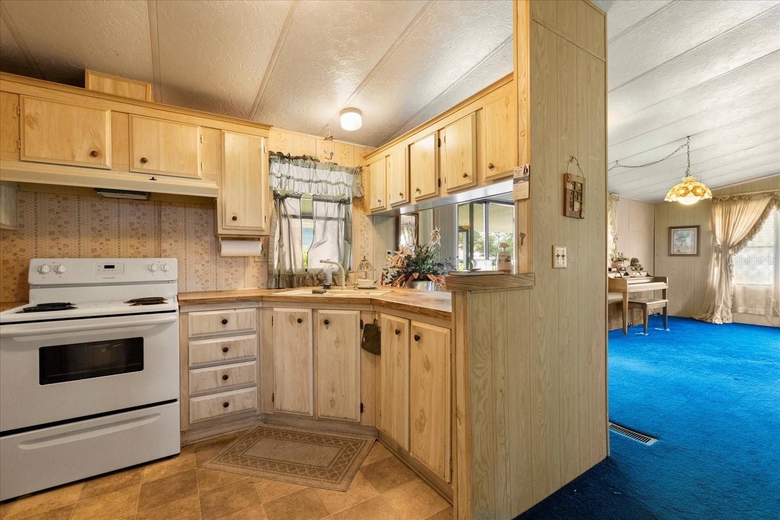 Image 7 of 14 For 710 Coachman Drive