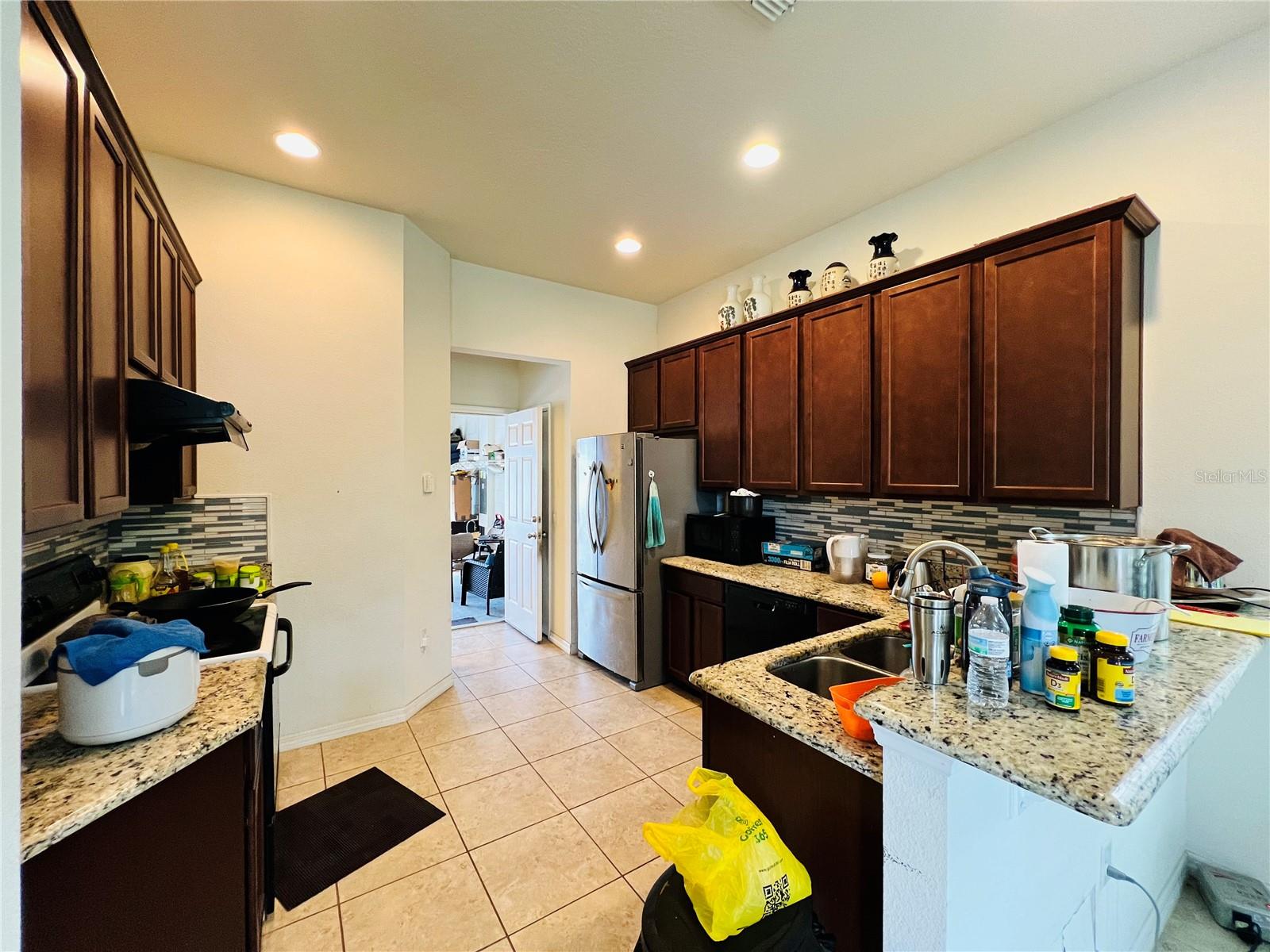 Image 7 of 20 For 4900 Beach Boulevard