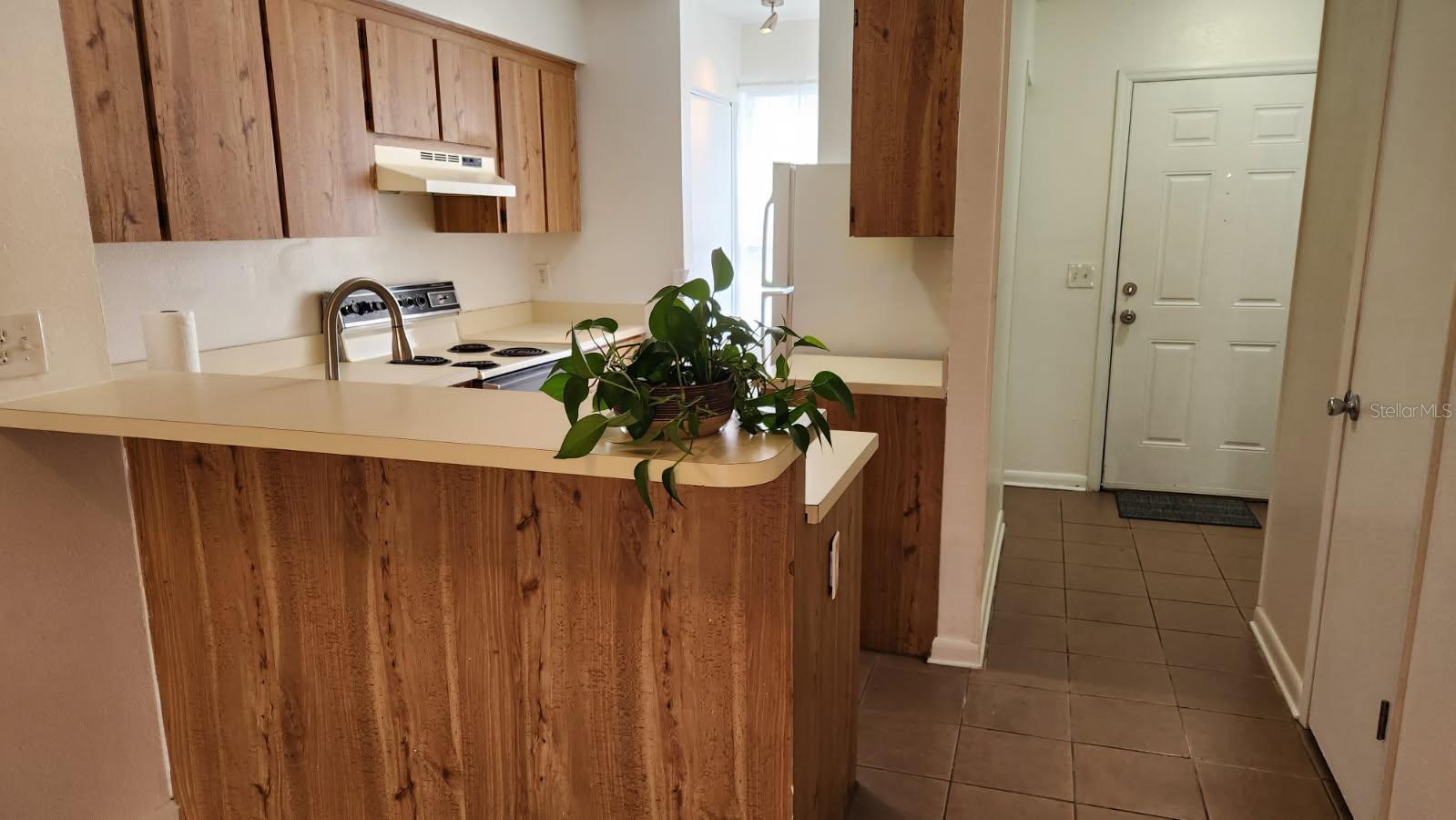 Listing photo id 2 for 6600 121st Avenue 5