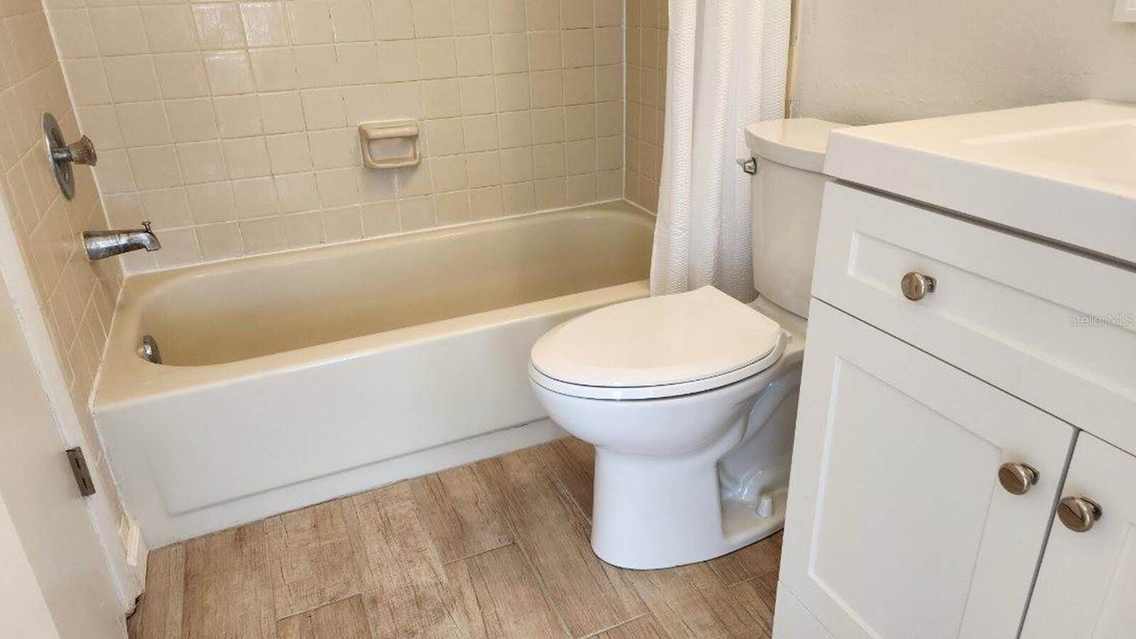 Listing photo id 7 for 6600 121st Avenue 5