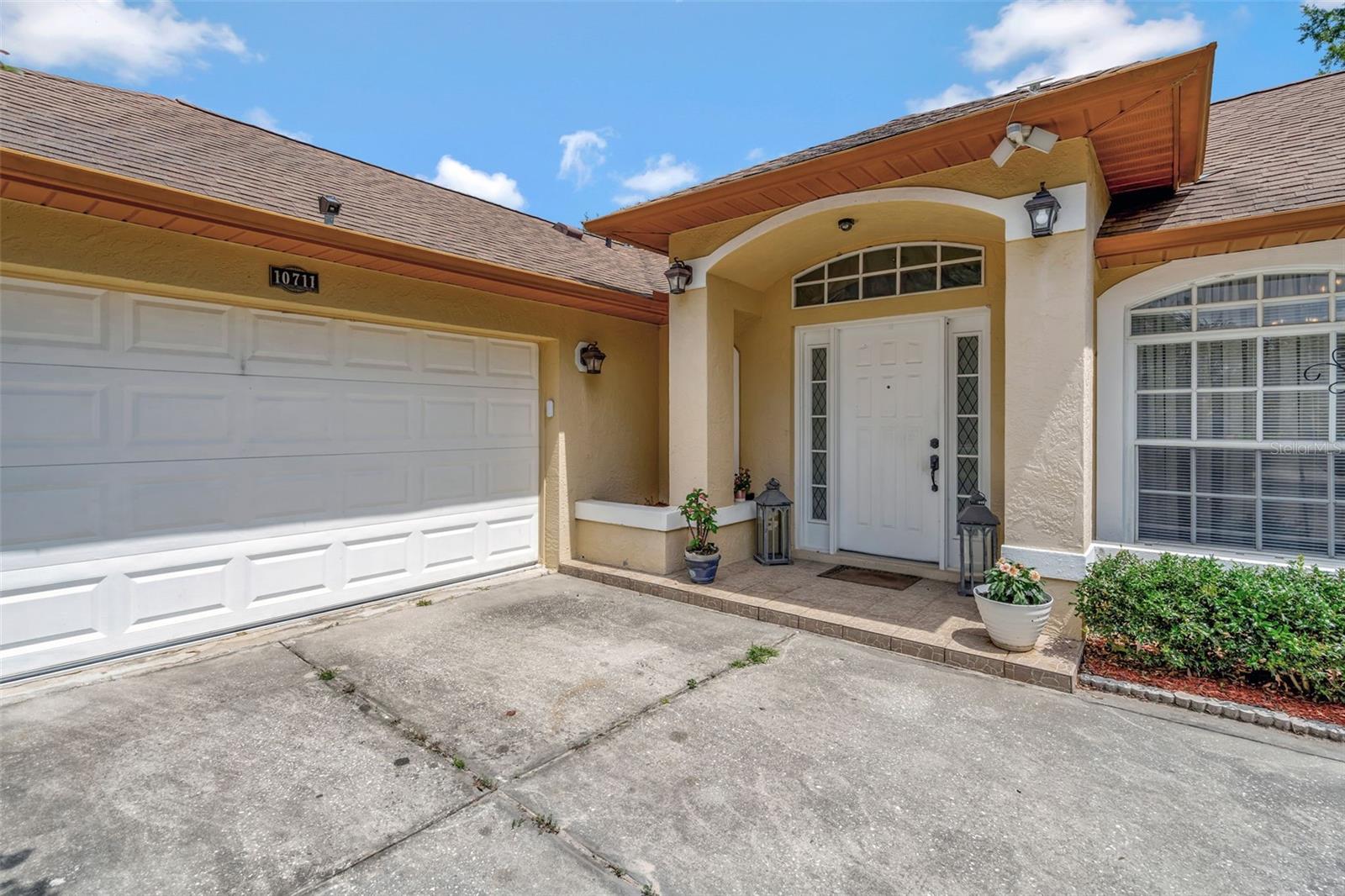 Image 3 of 44 For 10711 Lake Hill Drive