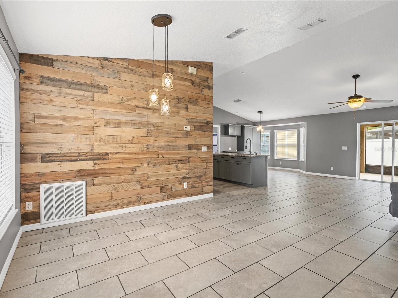Image 11 of 42 For 112 Lake Butler Avenue