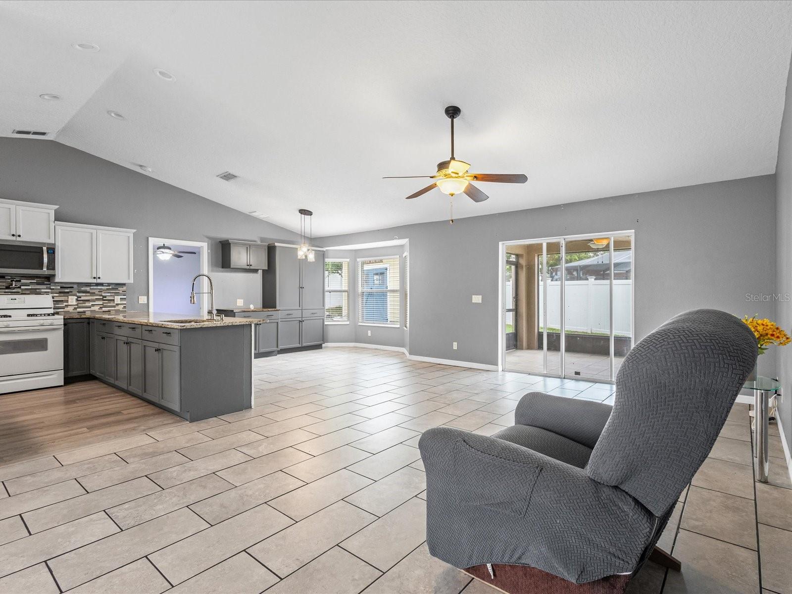Image 14 of 42 For 112 Lake Butler Avenue
