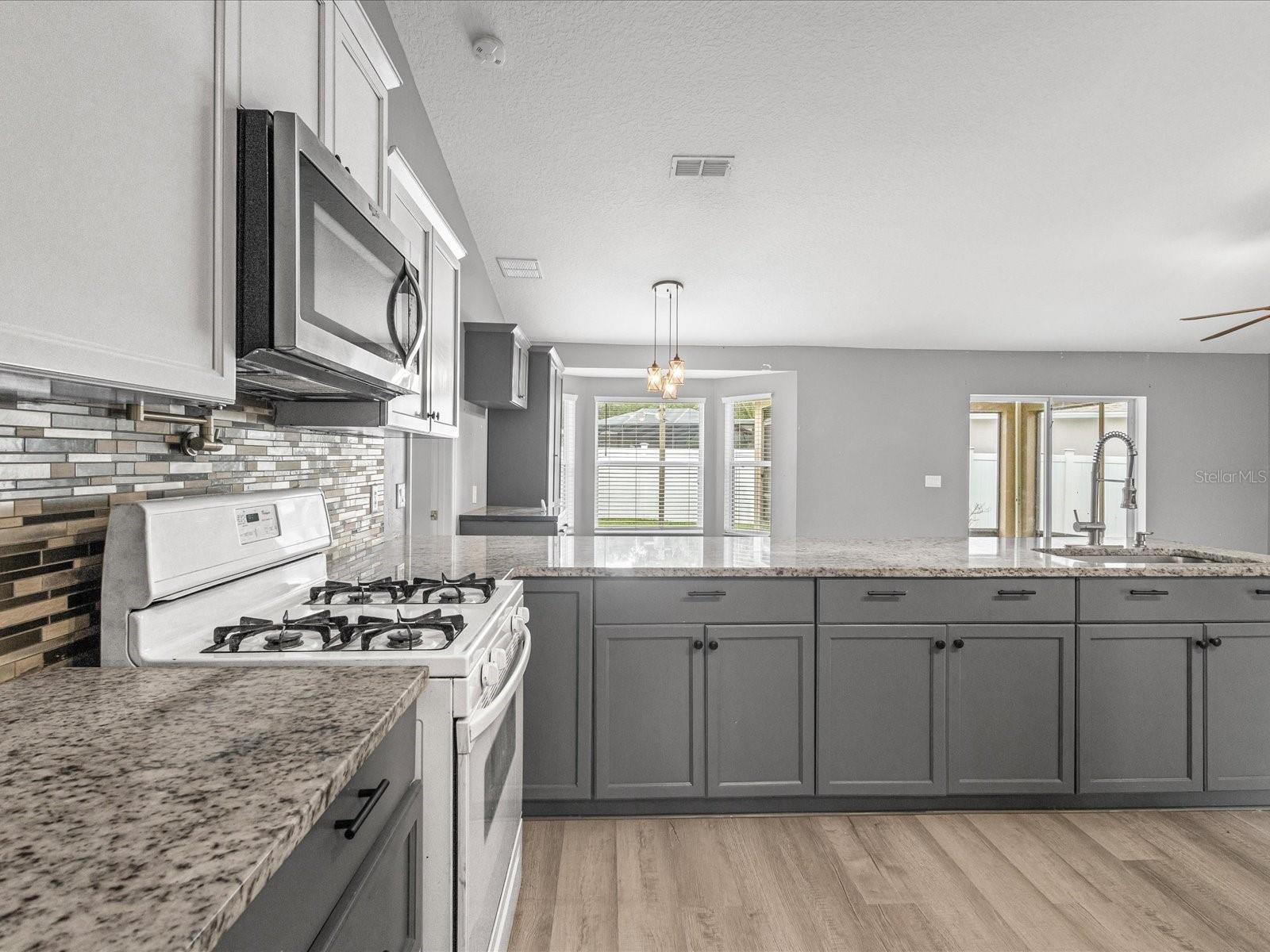 Image 17 of 42 For 112 Lake Butler Avenue