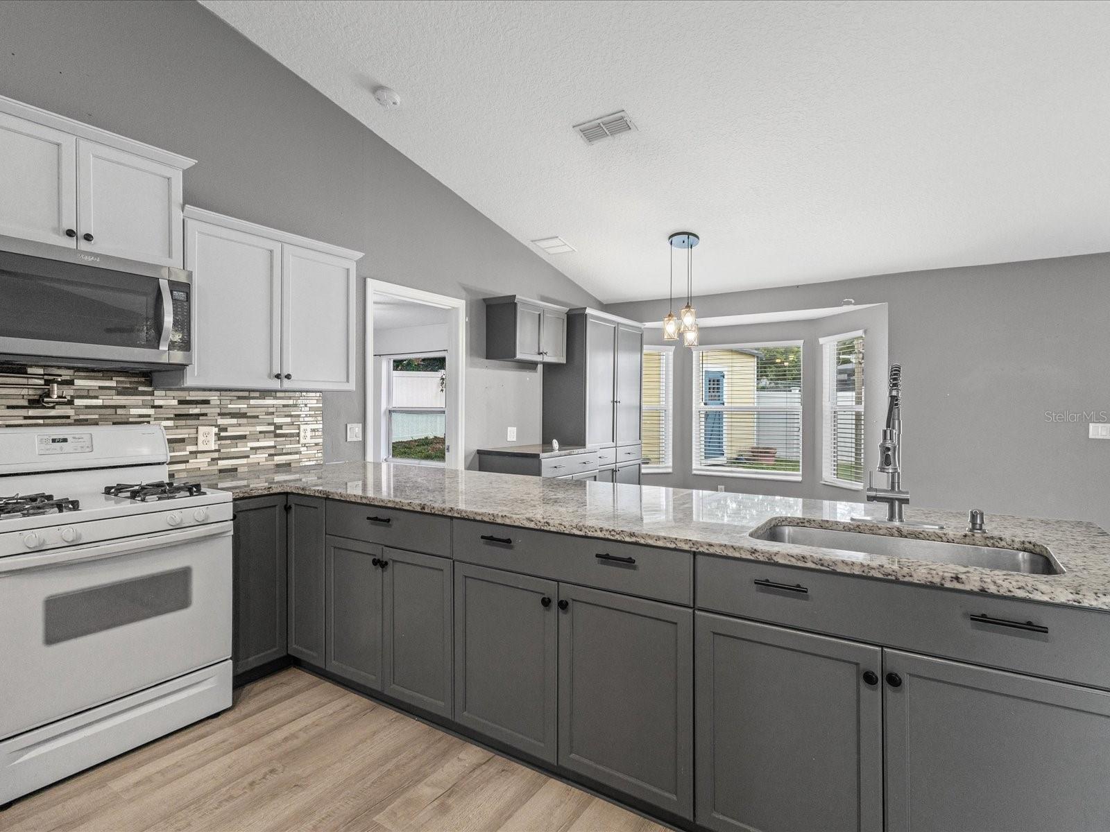 Image 18 of 42 For 112 Lake Butler Avenue