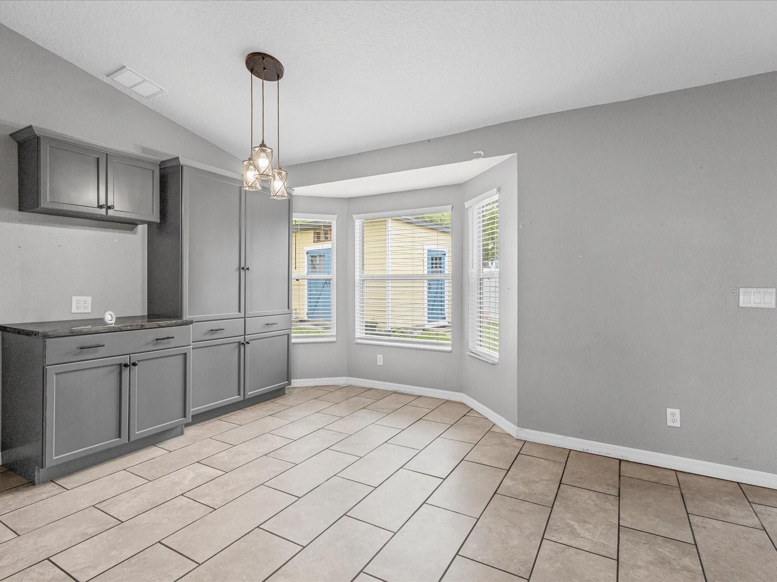 Image 19 of 42 For 112 Lake Butler Avenue